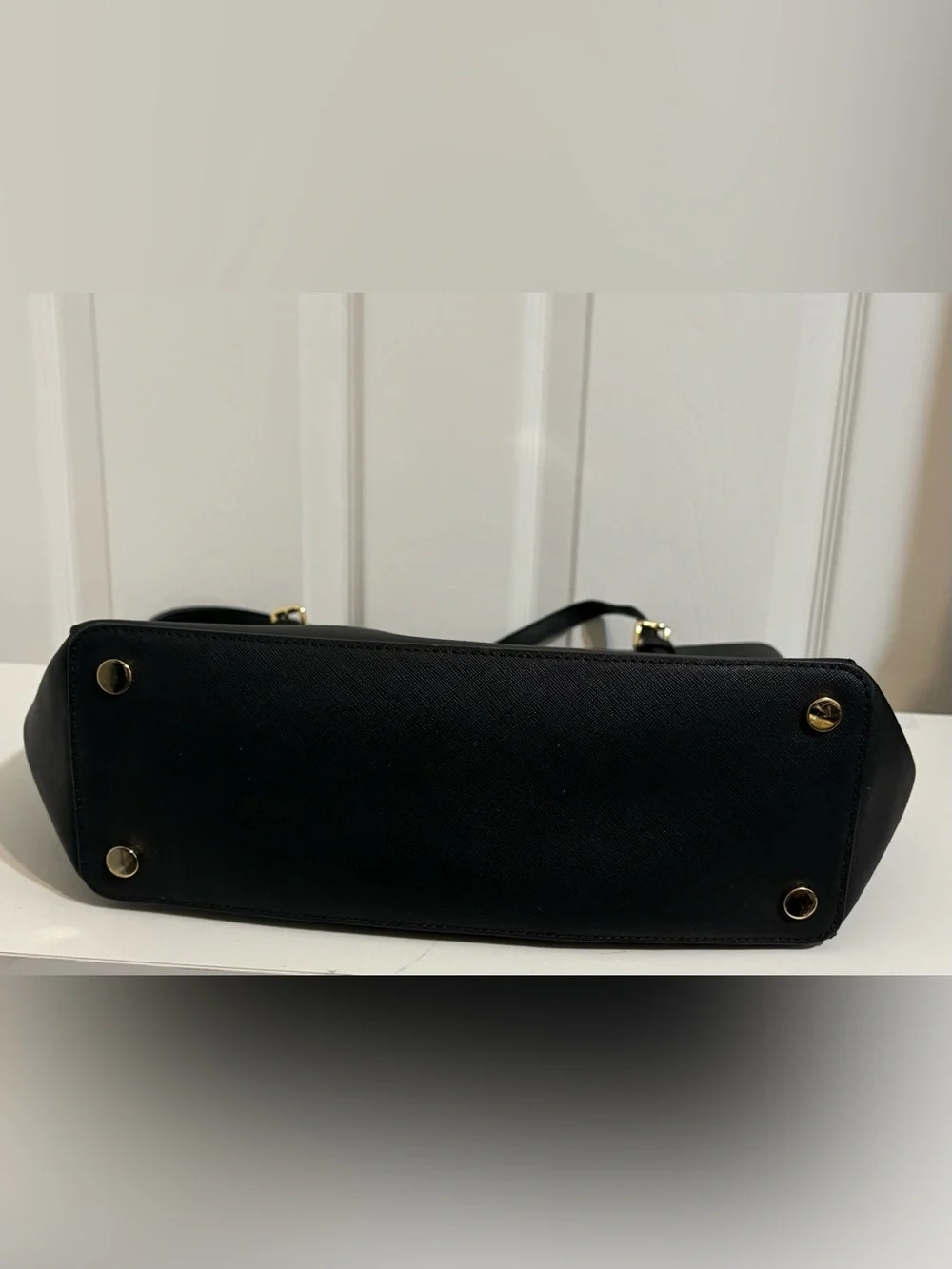MICHAEL KORS Voyager Large Saffiano Leather Tote Bag, Black & Gold Hardware NWOT